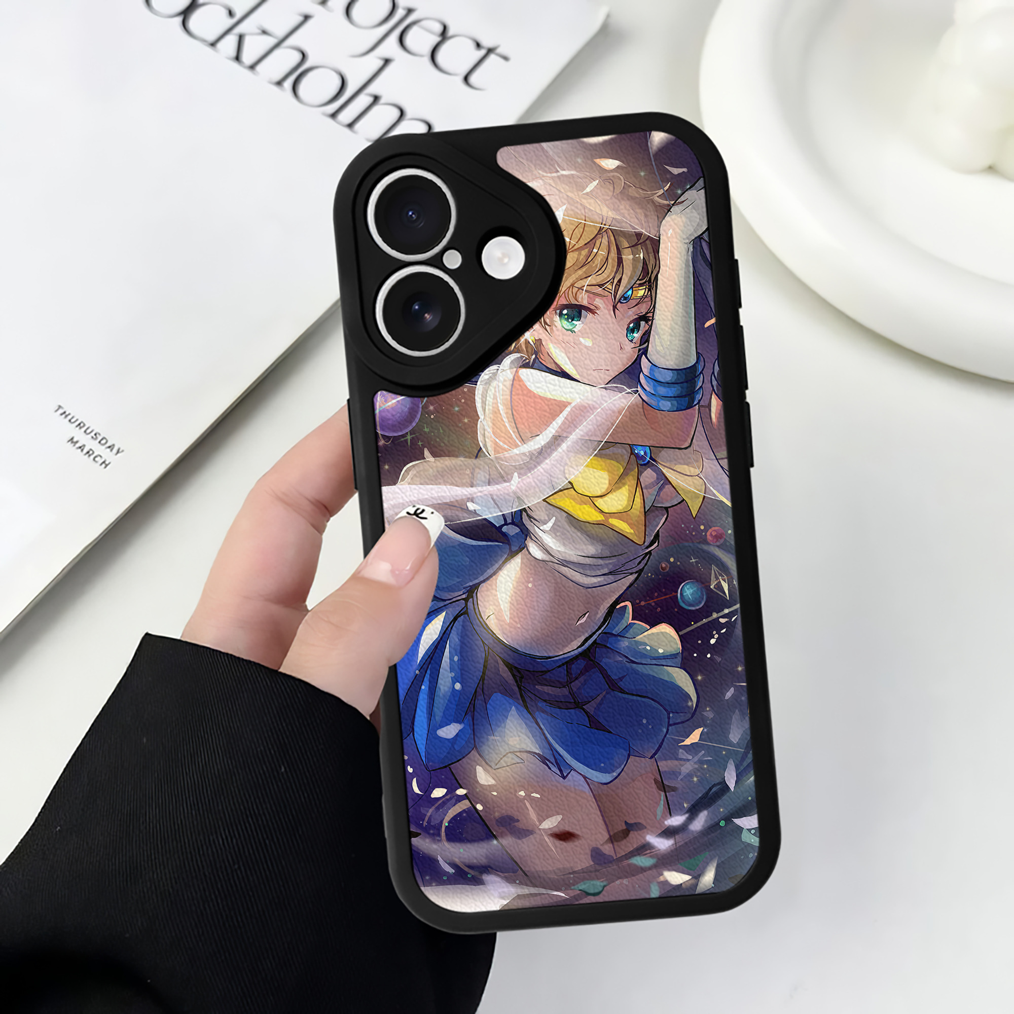 （画像用） 美少女戦士セーラームーン Sailor Moon 【iPhone 16シリーズ対応】シリコンスマホケース（レザー調） 材質：シリコン
